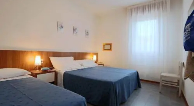 Appartamenti Marina Grande, Prenota Hotel Hotel a Veneto con parcheggio, Parcheggio