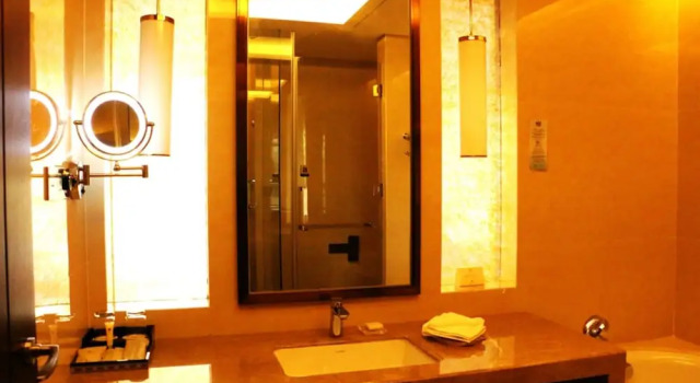 Номер Business New Century Grand Hotel