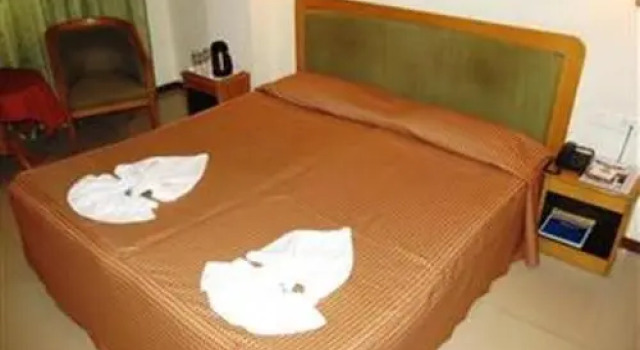 The Menino Regency Hotel, Varaa Hotelli Hotellit Panaji pysäköinnillä, Pysäköinti