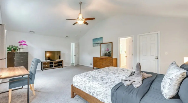 Коттедж Walk to Beach: Family-friendly Arrowhead Lake Home