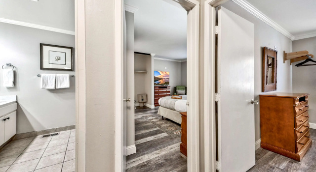 Forest Suites Resort at the Heavenly Village, Забронировать Курортный отель Саут-Лейк-Тахо South Lake Tahoe Area, рядом с Tahoe Blue Event Center