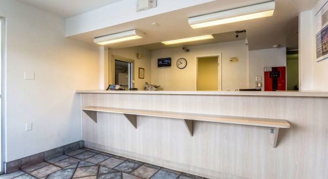 Motel 6 Blythe, CA, Забронировать Мотель Блайт штат Калифорния, рядом с Hauser Geode Beds