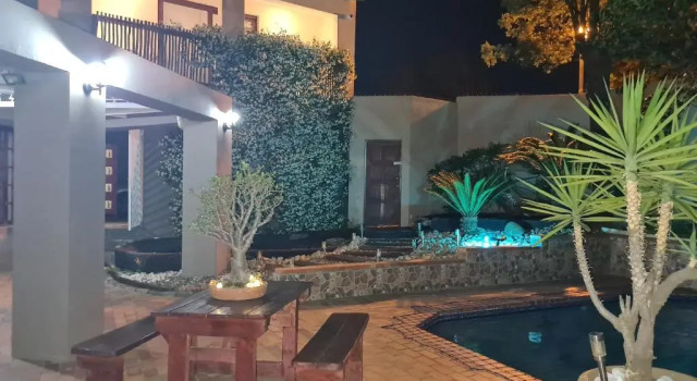 Апартаменты Halfway Gardens Home