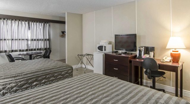 Standardní Čtyřlůžkový pokoj Econo Lodge Lloydminster