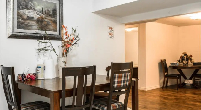 Бунгало с видом на сад V-Home by Heritage park and Glenmore Reservoir