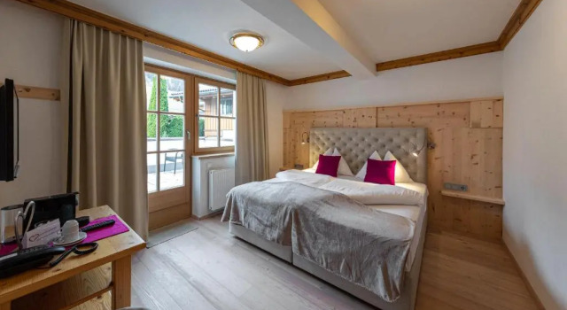 Двухместный номер Standard с балконом Hotel und Alpen Apartments - Bürglhöh