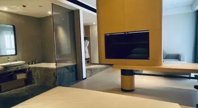 Minghui Yilan (Huanghe University of Science and Technology South Third Ring Road Subway Station), Rezervovat Hotel Čeng-čou Henan