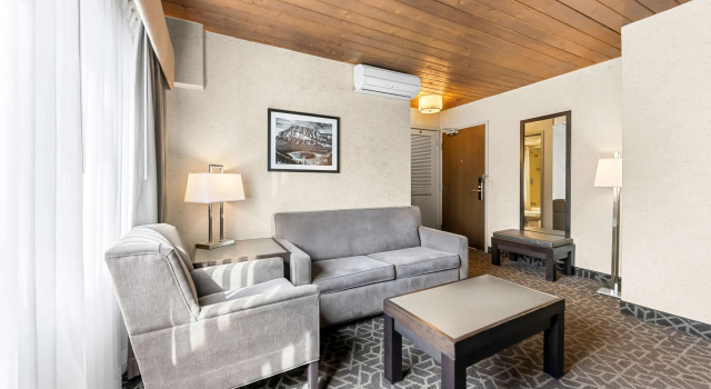 Четырёхместный номер Standard Best Western Plus Banff International Lodge