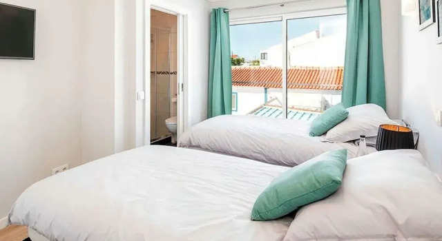 Stylish Modern Carvoeiro Villa 2 Bedrooms Villa Benagil Stunning Views Roof Terrace With Private Heated Pool Algarve, Buchen Sie Hotel Benagil Barlavento
