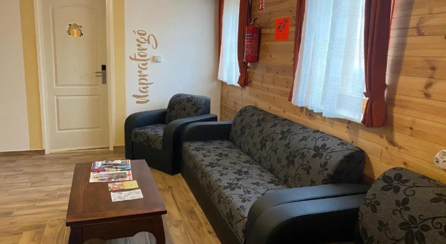 Kamarás Klastrom House, Забронировать Отель Модьород 