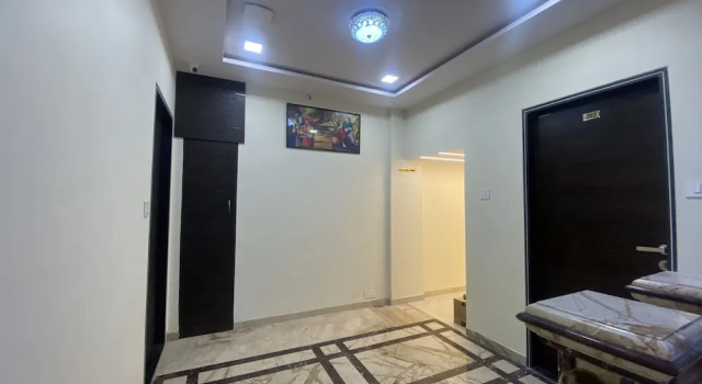 Hotel Classio Inn - Near Kokilaben Hospital, Andheri West Mumbai