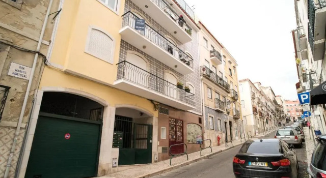 Flores Terrace Apartment