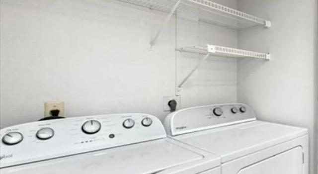 Prime Location I 2 Bed Setup Directly Across Street From South Beach Access, Забронировать Отель Марко-Айленд штат Флорида, рядом с Пляж Уинтерберри