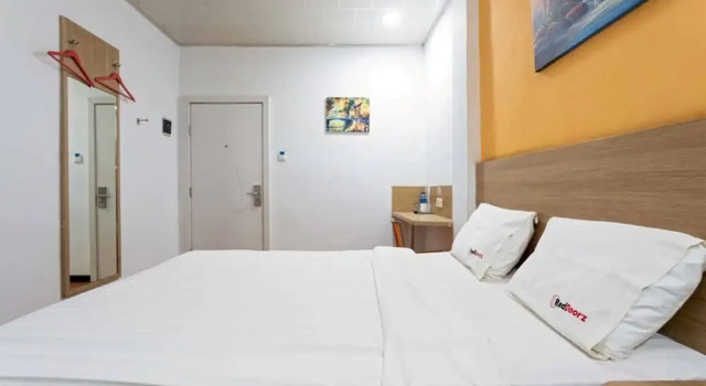 RedDoorz near Citraland Mall, Rezervovat Hotel 3hvězdičkové hotely v Jakarta provincie, 3*