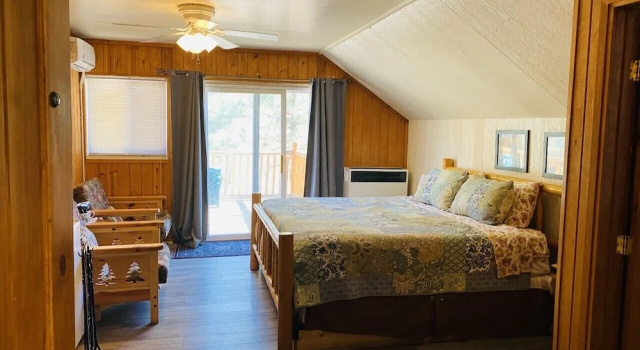 Двухместный номер Economy с балконом и с видом на горы Bear Creek Resort