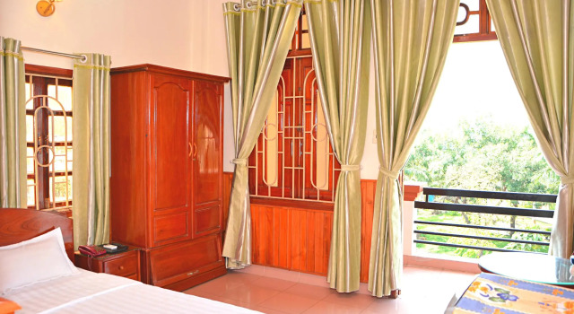 Номер Standard Hai Huong Hotel