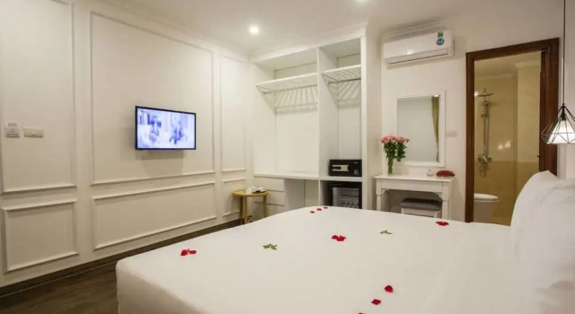 Семейный полулюкс Hanoi A83 Hotel
