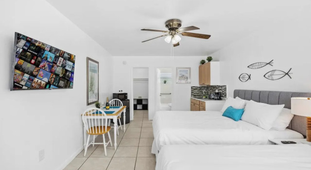 Четырёхместная студия Deluxe Sunset Inn - Hallandale Beach