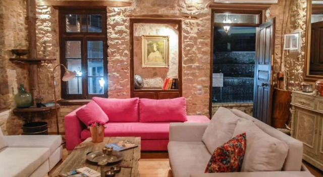 Dafni 65 · Antique Luxury Suite 65sq.m., Book Hotel Klitoria Helmos