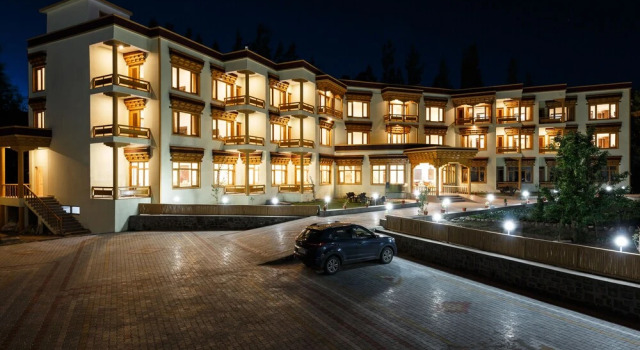 Hotel Leh Plaza, Забронировать Отель Отели Джамму и Кашмира с парковкой, Парковка