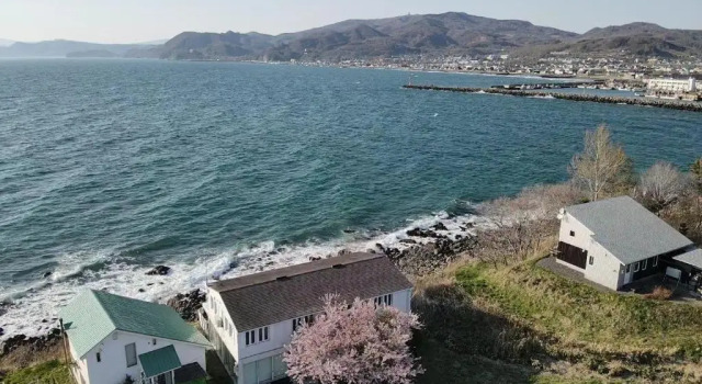 Коттедж с 4 комнатами Sea Side House Toya