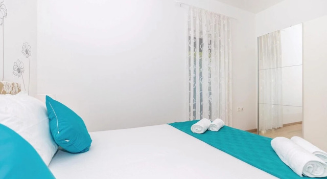 Awesome Home in Selce With Wifi and 4 Bedrooms, Забронировать Отель Отели Приморско-Горанской жупания с парковкой, Парковка