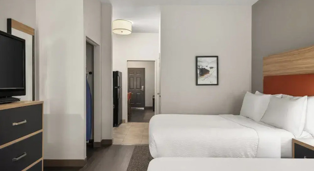 Четырёхместный люкс c 1 комнатой Candlewood Suites San Diego by IHG