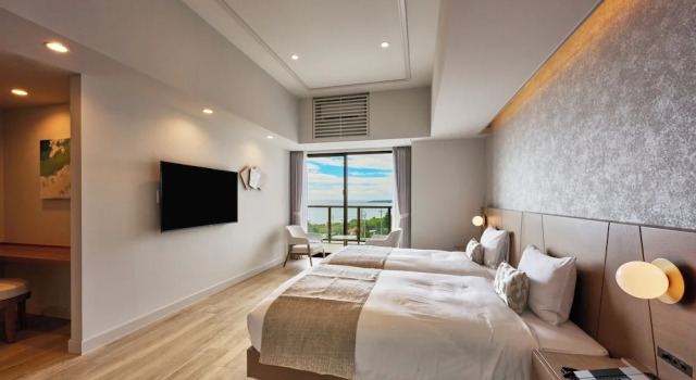 Люкс Deluxe с 2 комнатами с красивым видом из окна Hotel Shigira Mirage Beach Front