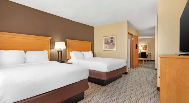 Люкс с 2 комнатами Best Western Locust Grove Inn & Suites