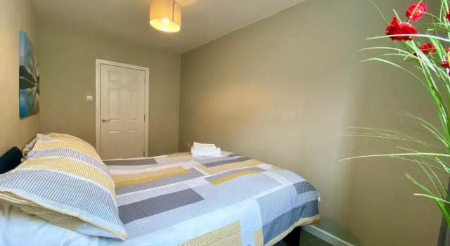 Fabulous 1 Bedroom Apartment - sleeps 4, Varaa Huoneisto Asunnot kohteessa Merseyside, Huoneisto