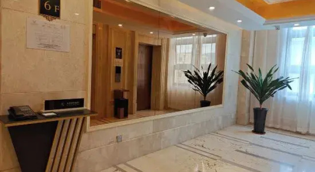 Vienna International Hotel ·Shaoguan Baiwang Square Waterside Pavillion, Rezervasyon Otel Guangdong otoparklı oteller, Otopark