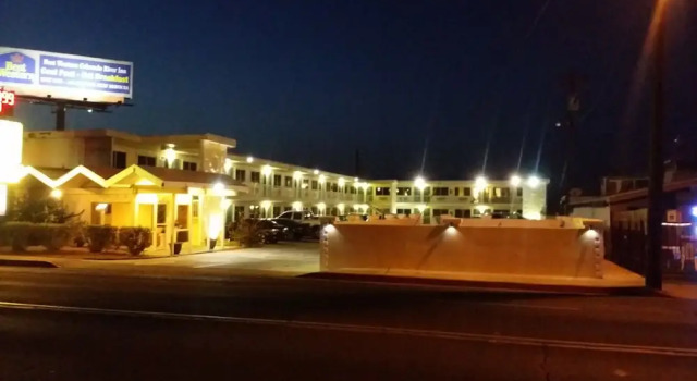 Desert Mirage Inn & Suites, Rezerwuj Hotel Needles Kalifornia