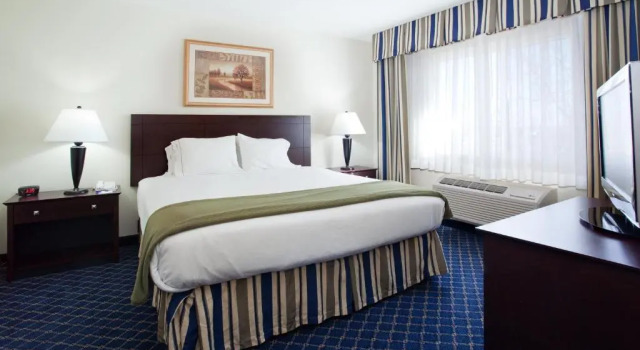 Номер Standard Holiday Inn Express Hotel & Suites Torrington by IHG