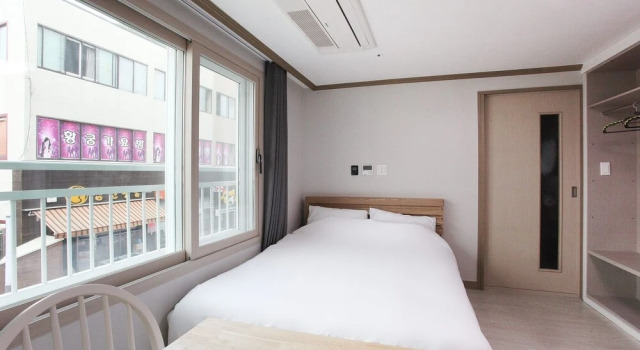 Seogwipo Seohyun Hotel, Забронировать Отель Отели Согвипхо с парковкой, рядом с Реабилитационная клиника «Зоунс» в Чеджу, Парковка