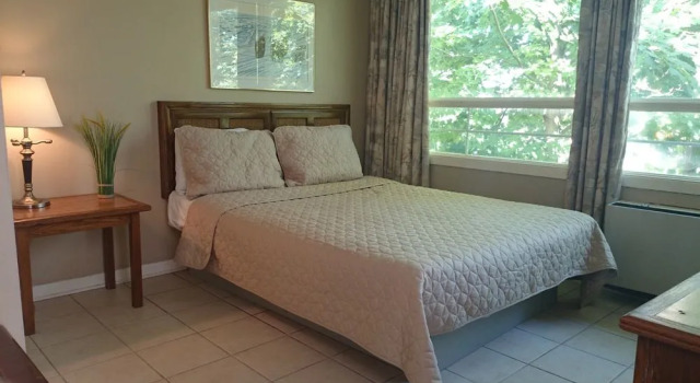 Richmond Plaza Motel, Varaa Motelli Ottawa 