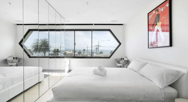 ELAINE, 2BDR St.Kilda Apartment, Book Apartment Hotels in Melbourne Region with a Pool, Swimming Pool