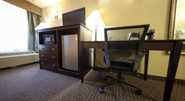 Четырёхместный номер Standard Copley Inn & Suites By OYO Akron OH