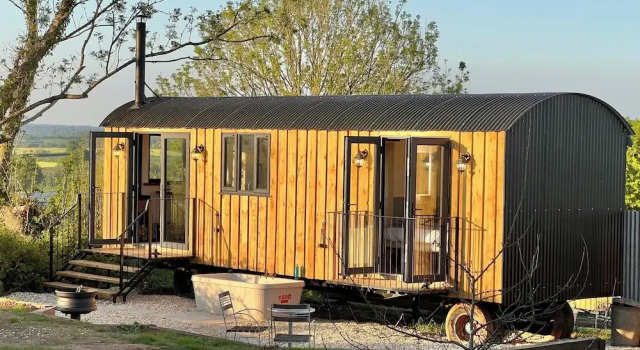 Whimple Shepherd Hut, Sleeps 2, Wood Fire & Garden, Rezervasyon Tatil Evi Merseyside villalar, Villa