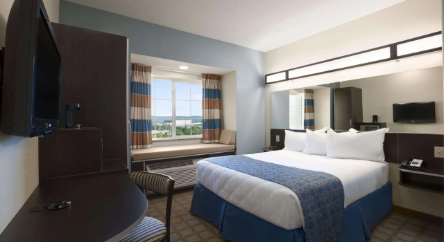 Spark by Hilton Wilkes Barre, Забронировать Отель Отели Уилкс-Барре с бассейном, Бассейн