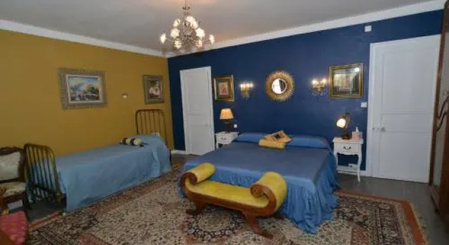 Palais L'Encant, Boek Hotel  