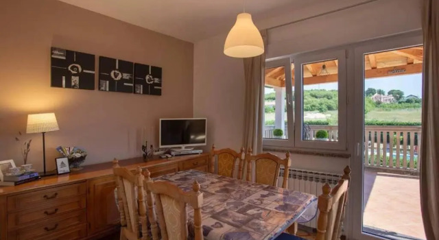 Apartments Holliday House Leylandia