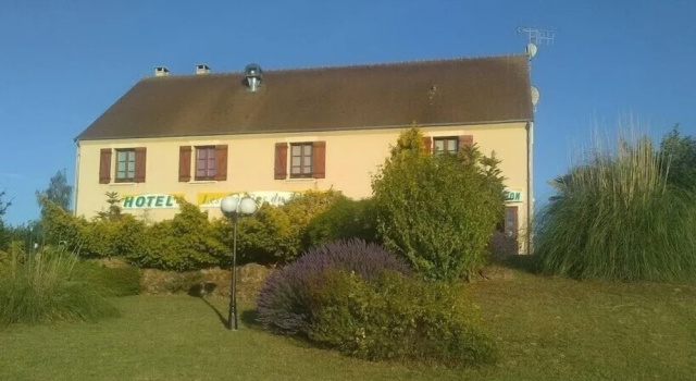 Logis hôtel Les Confins du perche, Reserva ahora Hotel Sceaux-sur-Huisne 