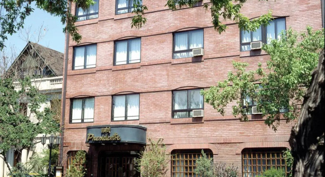 Четырёхместный номер Standard Hotel Canciller - Ex Hotel Presidente