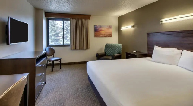 Номер Deluxe EverSpring Inn