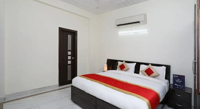 OYO 10928 Go Rooms