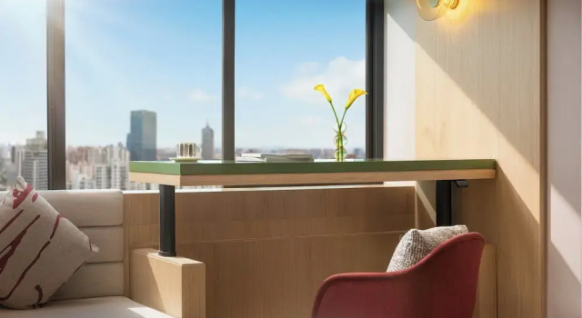 Четырёхместный номер Standard с видом на город 上海武宁筑格酒店Atwell Hotel by IHG