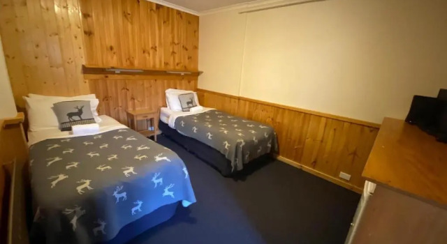 Четырёхместный номер Standard Candlelight Lodge