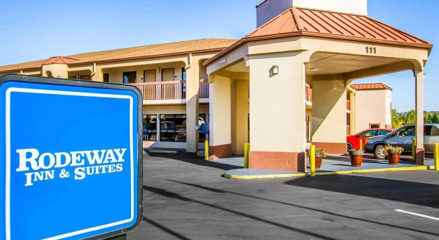 Номер Standard Rodeway Inn & Suites Clarksville near Governors Square Mall