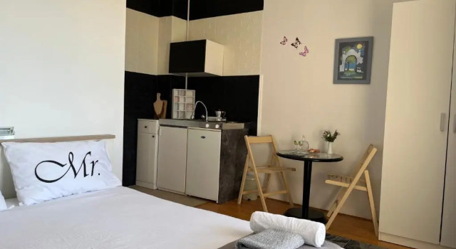 Студия с балконом и с видом на море Apartments Flower