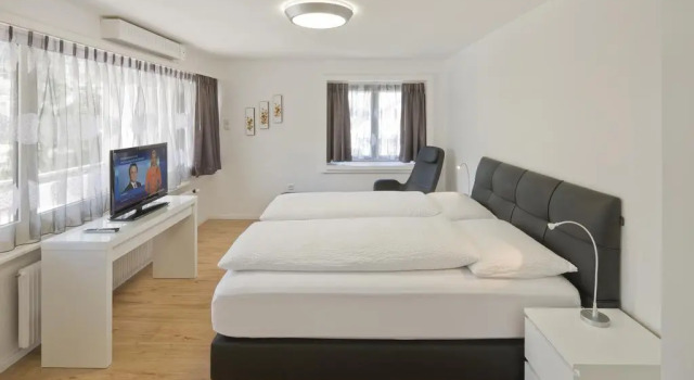 Hotel Steakhouse Central, Забронировать Отель Бриг Белальп
